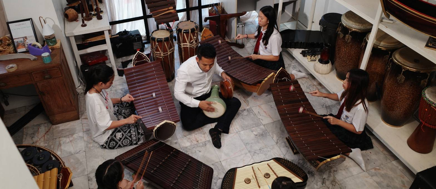 เยาวชนร่วมกิจกรรมดนตรีไทยของ Heritage of Harmony